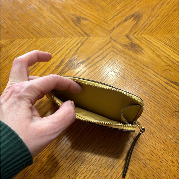 Tory Burch Robinson Card Holder - Picture 3 of 3